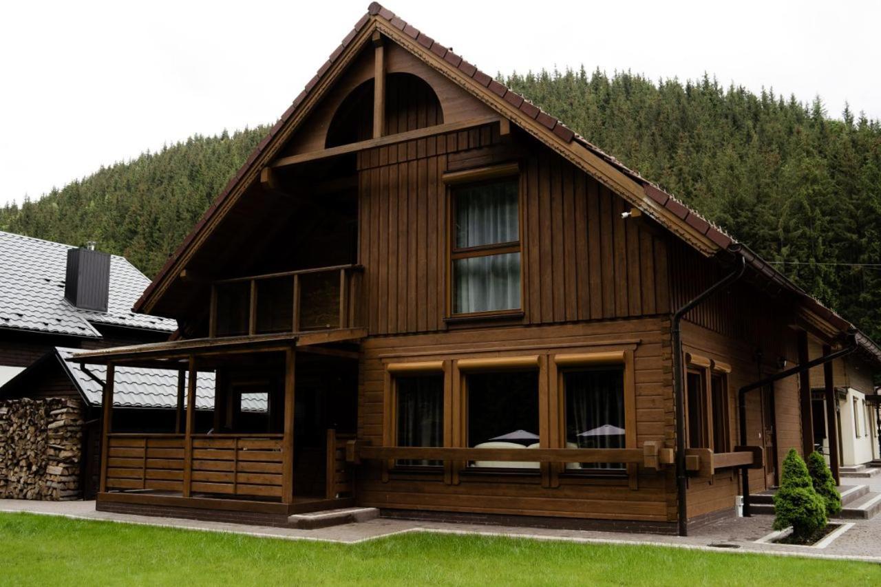 Villa Berghaus Bukovel Esterno foto