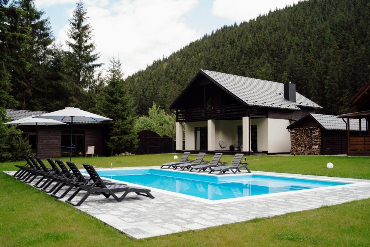 Villa Berghaus Bukovel Esterno foto